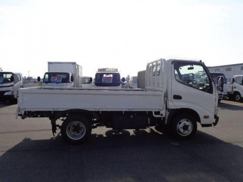 Характеристики грузового автомобиля Toyota Dyna 4.0 Cargo Double-Cab Standard-Cab Semi-Long-Deck Raised-Floor 2.0t 4WD (04.2015 - 04.2016): фото, грузоподъемность, масса, скорость, двигатель, топливо, отзывы