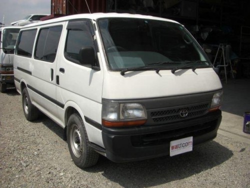 Характеристики грузового фургона Toyota Hiace 2.0 CD Route van (08.2000 - 07.2001): фото, размеры, грузоподъемность, масса, скорость, двигатель, топливо, отзывы