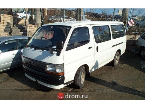 Характеристики грузового фургона Toyota Hiace 2.0 DX (4 door) (08.1995 - 07.1998): фото, размеры, грузоподъемность, масса, скорость, двигатель, топливо, отзывы