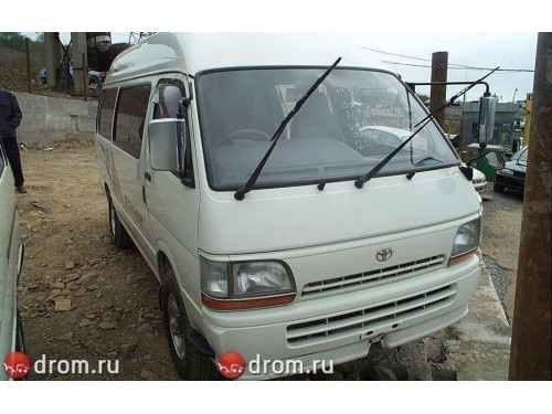 Характеристики грузового фургона Toyota Hiace 2.0 DX (4 door) (08.1995 - 07.1998): фото, размеры, грузоподъемность, масса, скорость, двигатель, топливо, отзывы