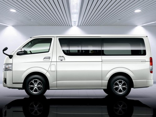 Характеристики минивэна Toyota Hiace 2.0 DX long (4 door 6 seat) (12.2013 - 12.2014): фото, места, вместимость, скорость, двигатель, топливо, отзывы