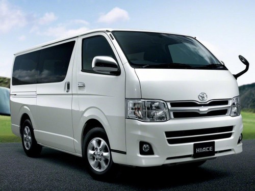 Характеристики минивэна Toyota Hiace 2.0 DX long (4 door 6 seat) (07.2010 - 04.2012): фото, места, вместимость, скорость, двигатель, топливо, отзывы