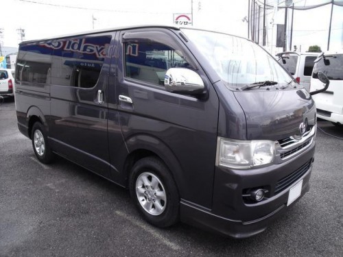 Характеристики минивэна Toyota Hiace 2.0 DX long (4 door 3 seat) (09.2008 - 06.2010): фото, места, вместимость, скорость, двигатель, топливо, отзывы