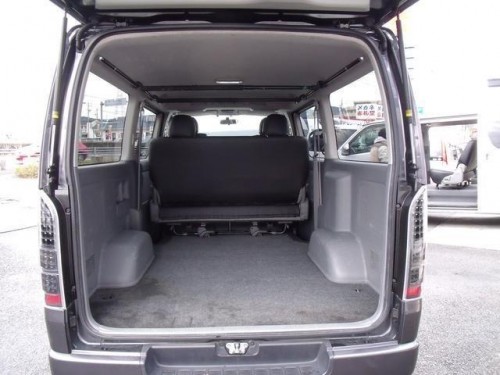 Характеристики минивэна Toyota Hiace 2.0 DX long (4 door 6 seat) (08.2007 - 08.2008): фото, места, вместимость, скорость, двигатель, топливо, отзывы