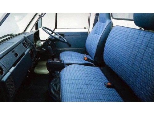 Характеристики грузового автомобиля Toyota Hiace 1.6 Super-Single-Just-Low Single-Cab 1.0t (08.1985 - 07.1989): фото, грузоподъемность, масса, скорость, двигатель, топливо, отзывы