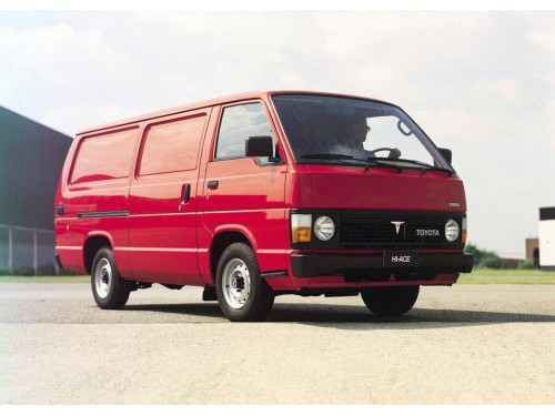 Характеристики цельнометаллического фургона Toyota Hiace 2.2 MT Short Base 3 Seats (12.1982 - 01.1984): фото, размеры, грузоподъемность, масса, скорость, двигатель, топливо, отзывы