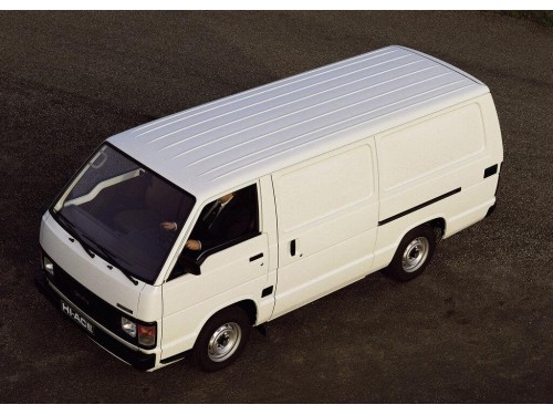 Характеристики цельнометаллического фургона Toyota Hiace 1.8 AT Short Base 3 Seats (12.1982 - 07.1984): фото, размеры, грузоподъемность, масса, скорость, двигатель, топливо, отзывы