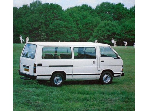 Характеристики автобуса Toyota Hiace 2.2 MT Standart Base Commuter 12 Seats (12.1982 - 01.1984): фото, места, схема, вместимость, скорость, двигатель, топливо, масса, отзывы