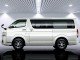 Характеристики минивэна Toyota Hiace 2.0 DX Long (5 door 3 seat) (04.2022 - н.в.): фото, места, вместимость, скорость, двигатель, топливо, отзывы