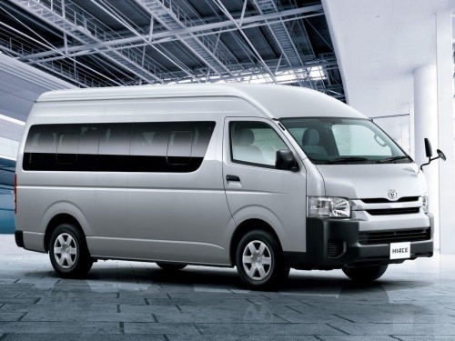 Характеристики минивэна Toyota Hiace 2.8 Commuter GL Diesel Turbo (04.2022 - н.в.): фото, места, вместимость, скорость, двигатель, топливо, отзывы