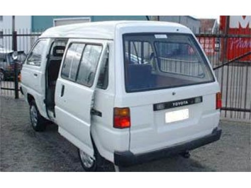 Характеристики минивэна Toyota Lite Ace 1.3 Deluxe (4 door 3 seat) (08.1988 - 07.1990): фото, места, вместимость, скорость, двигатель, топливо, отзывы