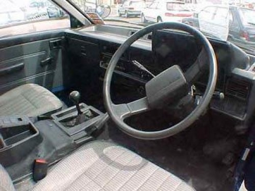 Характеристики минивэна Toyota Lite Ace 1.3 Deluxe (5 door 3 seat) (08.1988 - 07.1990): фото, места, вместимость, скорость, двигатель, топливо, отзывы