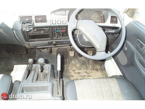 Характеристики минивэна Toyota Lite Ace 1.8 Super (5 door) (08.1993 - 07.1995): фото, места, вместимость, скорость, двигатель, топливо, отзывы