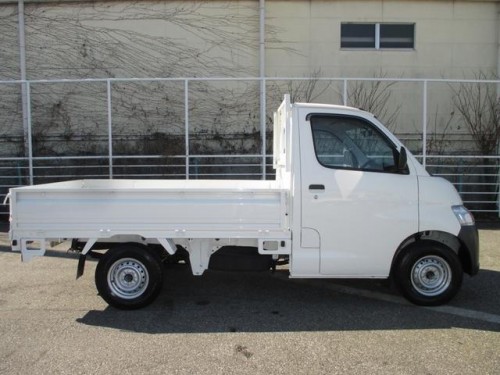 Характеристики грузового автомобиля Toyota Lite Ace Truck 1.5 DX single just low 3-way (05.2018 - 04.2020): фото, грузоподъемность, масса, скорость, двигатель, топливо, отзывы