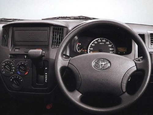 Характеристики грузового автомобиля Toyota Lite Ace Truck 1.5 DX single just low 3-way (07.2015 - 04.2018): фото, грузоподъемность, масса, скорость, двигатель, топливо, отзывы