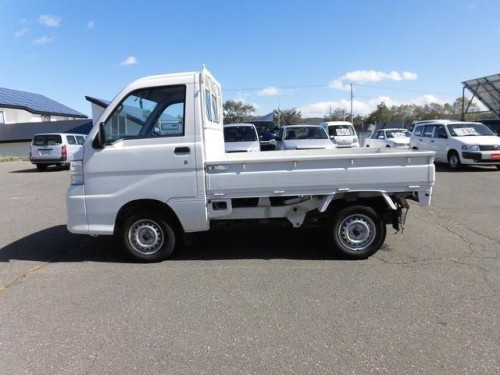 Характеристики бортового грузовика Toyota Pixis Truck 660 Farm version 3-way 4WD (12.2011 - 08.2014): фото, грузоподъемность, масса, скорость, двигатель, топливо, отзывы