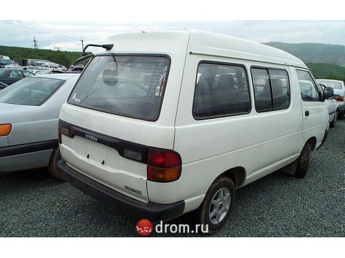 Характеристики минивэна Toyota Town Ace 1.5 DX (4 door 3 seat) (01.1992 - 07.1993): фото, места, вместимость, скорость, двигатель, топливо, отзывы