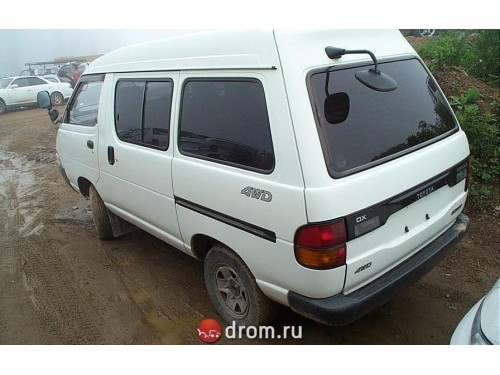 Характеристики минивэна Toyota Town Ace 1.5 DX (4 door 3 seat) (01.1992 - 07.1993): фото, места, вместимость, скорость, двигатель, топливо, отзывы