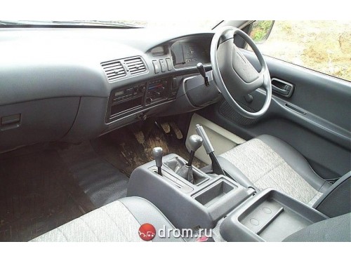 Характеристики минивэна Toyota Town Ace 1.5 DX (4 door 3 seat) (01.1992 - 07.1993): фото, места, вместимость, скорость, двигатель, топливо, отзывы