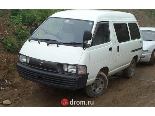 Характеристики минивэна Toyota Town Ace 1.5 DX (5 door 6 seat) (01.1992 - 07.1993): фото, места, вместимость, скорость, двигатель, топливо, отзывы