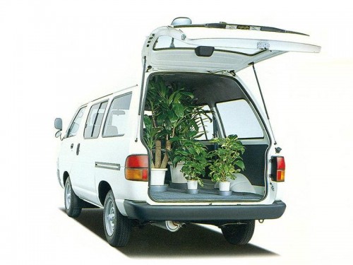 Характеристики минивэна Toyota Town Ace 1.5 DX (5 door 3 seat) (08.1993 - 07.1994): фото, места, вместимость, скорость, двигатель, топливо, отзывы