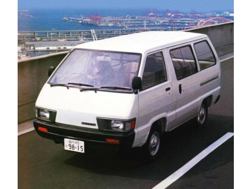 Характеристики цельнометаллического фургона Toyota Town Ace 1.6 GL High Roof (4 door) (11.1982 - 07.1985): фото, размеры, грузоподъемность, масса, скорость, двигатель, топливо, отзывы