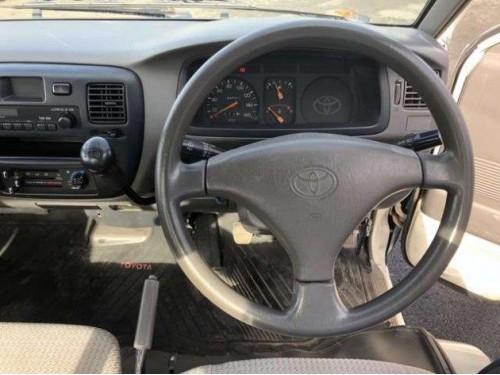 Характеристики грузового автомобиля Toyota Town Ace Truck 1.8 DX Super Single Just Low Standard-Deck 1-Way (06.1999 - 08.2004): фото, грузоподъемность, масса, скорость, двигатель, топливо, отзывы