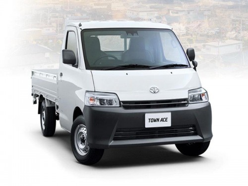 Характеристики бортового грузовика Toyota Town Ace Truck 1.5 DX (06.2020 - н.в.): фото, грузоподъемность, масса, скорость, двигатель, топливо, отзывы