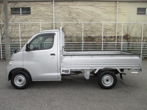 Характеристики грузового автомобиля Toyota Town Ace Truck 1.5 DX single just low 3-way (01.2010 - 06.2010): фото, грузоподъемность, масса, скорость, двигатель, топливо, отзывы