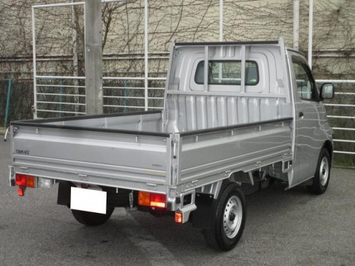 Характеристики бортового грузовика Toyota Town Ace Truck 1.5 DX single just low 3-way (02.2008 - 12.2009): фото, грузоподъемность, масса, скорость, двигатель, топливо, отзывы