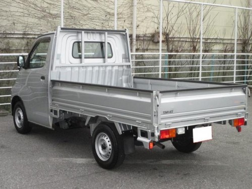 Характеристики бортового грузовика Toyota Town Ace Truck 1.5 DX single just low 3-way (02.2008 - 12.2009): фото, грузоподъемность, масса, скорость, двигатель, топливо, отзывы