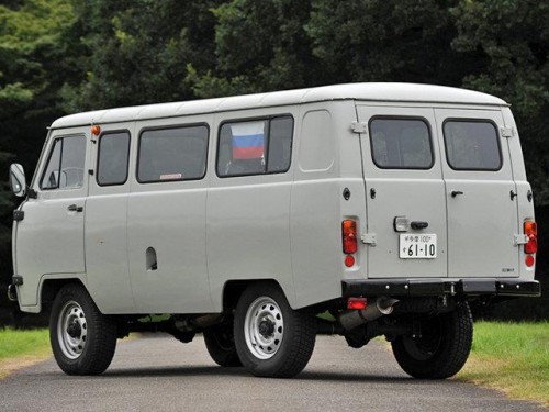 Характеристики минивэна УАЗ Буханка 2.4 MT 452В Автобус 11 мест (01.1977 - 12.1984): фото, места, вместимость, скорость, двигатель, топливо, отзывы