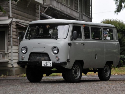 Характеристики минивэна УАЗ Буханка 2.4 MT 452В Автобус 11 мест (01.1977 - 12.1984): фото, места, вместимость, скорость, двигатель, топливо, отзывы