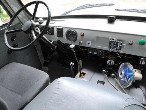 Характеристики минивэна УАЗ Буханка 2.4 MT 452В Автобус 11 мест (01.1977 - 12.1984): фото, места, вместимость, скорость, двигатель, топливо, отзывы