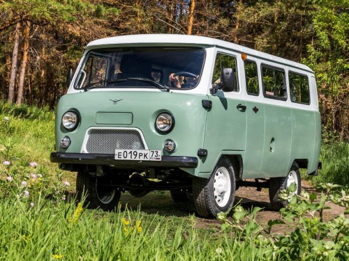 Характеристики минивэна УАЗ Буханка 2.4 MT 452В Автобус 11 мест (01.1977 - 12.1984): фото, места, вместимость, скорость, двигатель, топливо, отзывы
