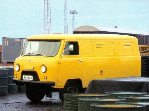 Характеристики минивэна УАЗ Буханка 2.4 MT 452Г Санитарный 6 мест (01.1977 - 12.1984): фото, места, вместимость, скорость, двигатель, топливо, отзывы