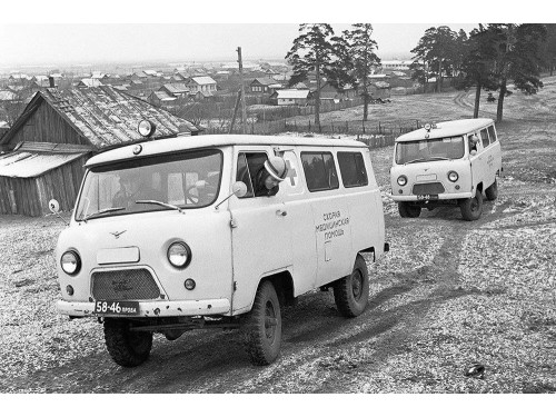 Характеристики минивэна УАЗ Буханка 2.4 MT 452Г Санитарный 6 мест (01.1977 - 12.1984): фото, места, вместимость, скорость, двигатель, топливо, отзывы