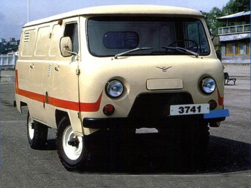 Характеристики минивэна УАЗ Буханка 2.4 MT 452А Санитарный 11 мест (11.1965 - 12.1970): фото, места, вместимость, скорость, двигатель, топливо, отзывы