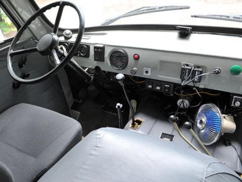 Характеристики грузового автомобиля УАЗ Буханка 2.4 MT 452Д Бортовой (03.1965 - 12.1970): фото, грузоподъемность, масса, скорость, двигатель, топливо, отзывы