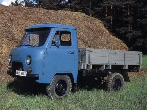 Характеристики грузового автомобиля УАЗ Буханка 2.4 MT 452Д Бортовой (01.1971 - 12.1976): фото, грузоподъемность, масса, скорость, двигатель, топливо, отзывы