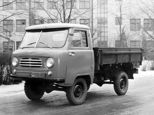 Характеристики грузового автомобиля УАЗ Буханка 2.4 MT 451Д Бортовой (01.1961 - 12.1965): фото, грузоподъемность, масса, скорость, двигатель, топливо, отзывы