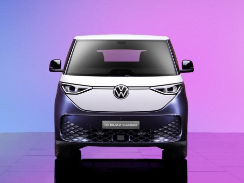 Характеристики цельнометаллического фургона Volkswagen ID.Buzz 77 kWh Cargo (09.2022 - н.в.): фото, размеры, грузоподъемность, масса, скорость, двигатель, топливо, отзывы