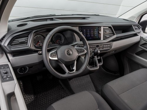 Характеристики грузового фургона Volkswagen Transporter 2.0 TDI DSG Kasten DoKa Standard roof (06.2021 - н.в.): фото, размеры, грузоподъемность, масса, скорость, двигатель, топливо, отзывы