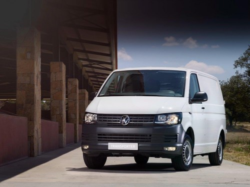 Характеристики грузового фургона Volkswagen Transporter 2.0 TDI DSG Kasten Standard roof (07.2015 - 12.2019): фото, размеры, грузоподъемность, масса, скорость, двигатель, топливо, отзывы