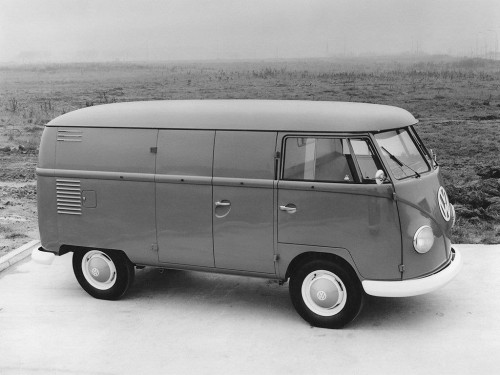 Характеристики грузового фургона Volkswagen Type 2 1.1 MT 1100 Kombi (03.1950 - 01.1954): фото, размеры, грузоподъемность, масса, скорость, двигатель, топливо, отзывы