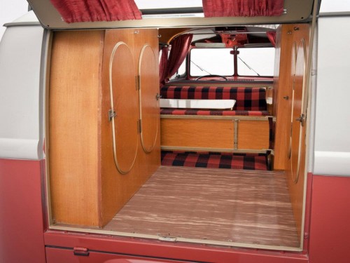 Характеристики грузового фургона Volkswagen Type 2 1.2 MT 1200 Westfalia Camper (01.1960 - 12.1962): фото, размеры, грузоподъемность, масса, скорость, двигатель, топливо, отзывы