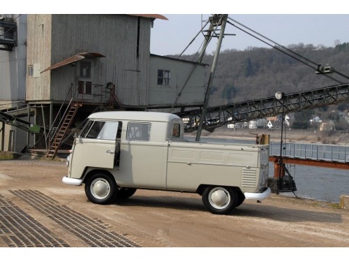 Характеристики грузового автомобиля Volkswagen Type 2 1.2 MT 1200 Double Cab (01.1960 - 12.1962): фото, грузоподъемность, масса, скорость, двигатель, топливо, отзывы