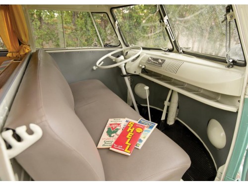 Характеристики грузового фургона Volkswagen Type 2 1.2 MT 1200 Kombi (01.1963 - 12.1964): фото, размеры, грузоподъемность, масса, скорость, двигатель, топливо, отзывы