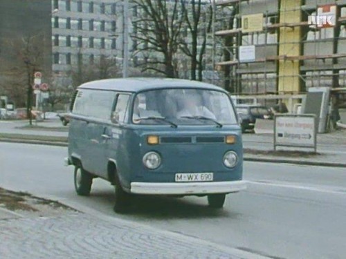 Характеристики грузового фургона Volkswagen Type 2 1.6 MT 1600 Cargo Van High Roof (08.1972 - 10.1979): фото, размеры, грузоподъемность, масса, скорость, двигатель, топливо, отзывы