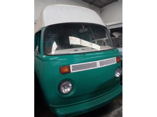 Характеристики грузового фургона Volkswagen Type 2 1.8 MT 1800 Cargo Van High Roof (02.1973 - 01.1975): фото, размеры, грузоподъемность, масса, скорость, двигатель, топливо, отзывы